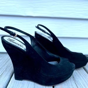GUCCI wedges. Worn once! Size 40. Heel 5.5cm